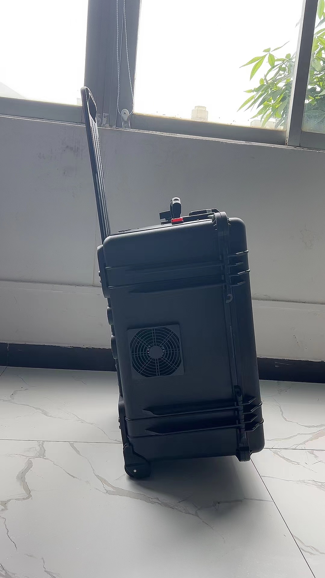 三更罗镇手拉箱型移动通信干扰器